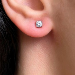 Earrings in Lobo di Moissanite Synthetic