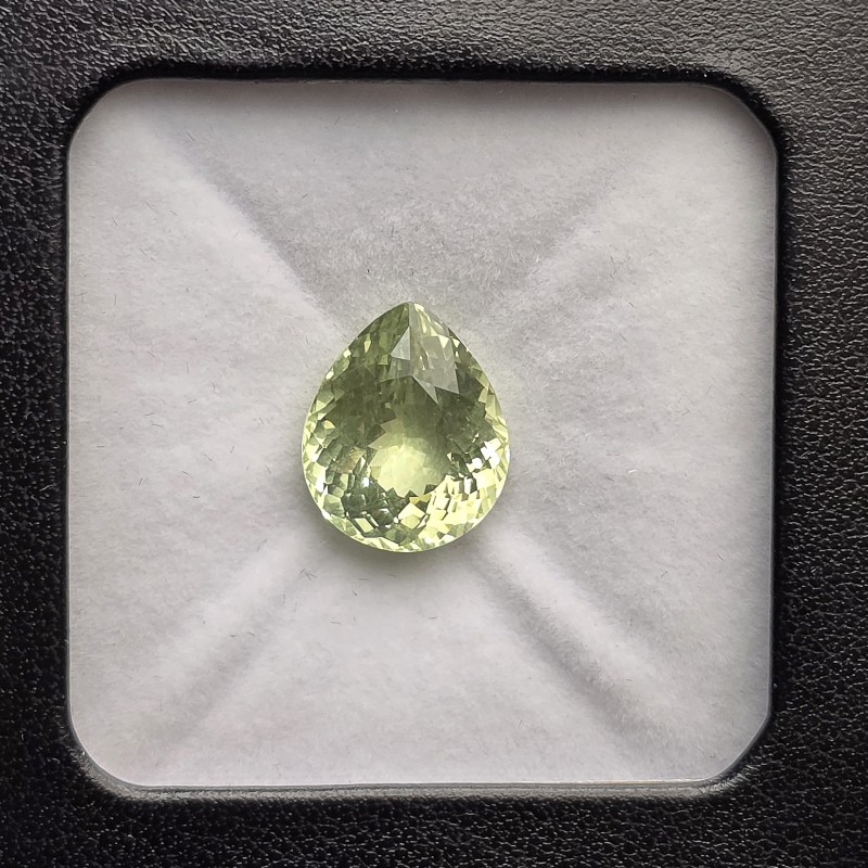Pietra di Apatite Verde a Goccia 9,09 Ct.