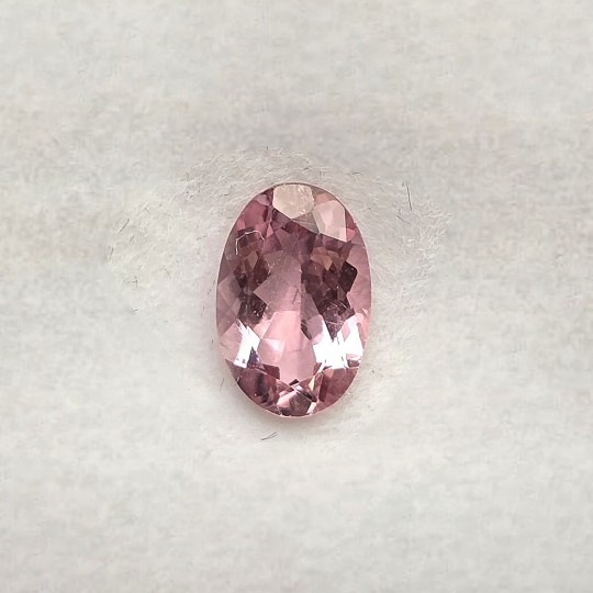 Pietra di Tormalina Rosa Ovale 1,37 Ct.
