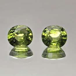 Coppia Pietre di peridoto Ovale 6,57 Ct.