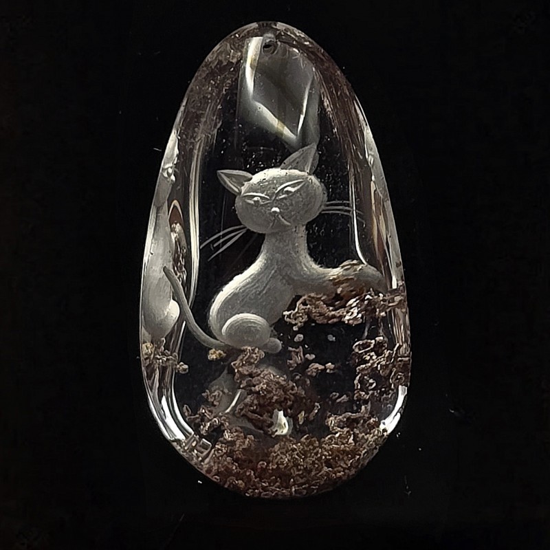Pietra di Quarzo con Lodolite Retroinciso con Gatto