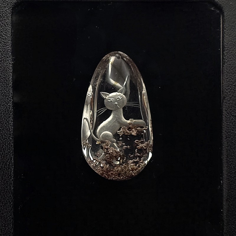 Pietra di Quarzo con Lodolite Retroinciso con Gatto