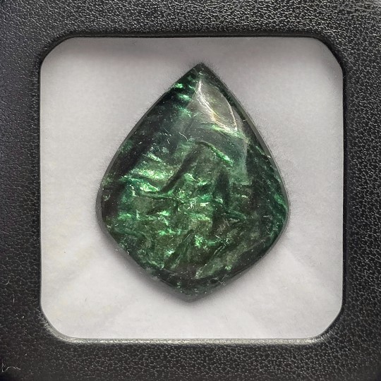 Pietra di Fuchsite Cabochon Fantasia 33,90 Ct.