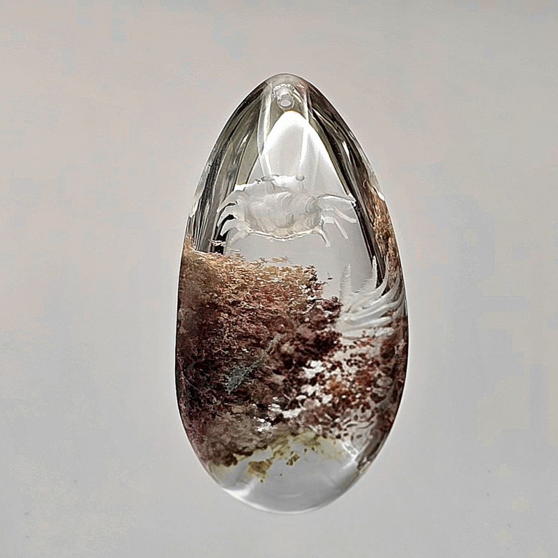 Pietra di Quarzo con Lodolite Retroinciso con Granchio