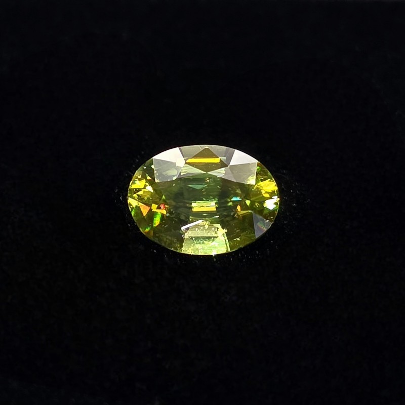 Gemstone of Sphene Oval green 1.60 ct.