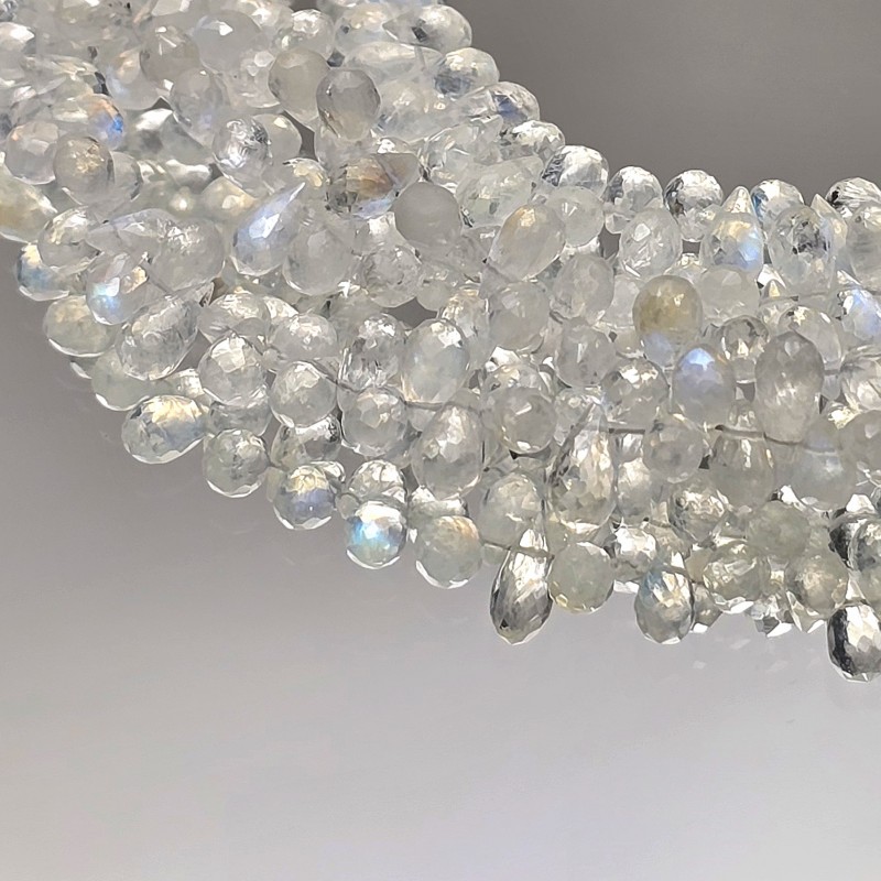 Strand of drum labradorite briolette Ø 3.5 / 4 mm