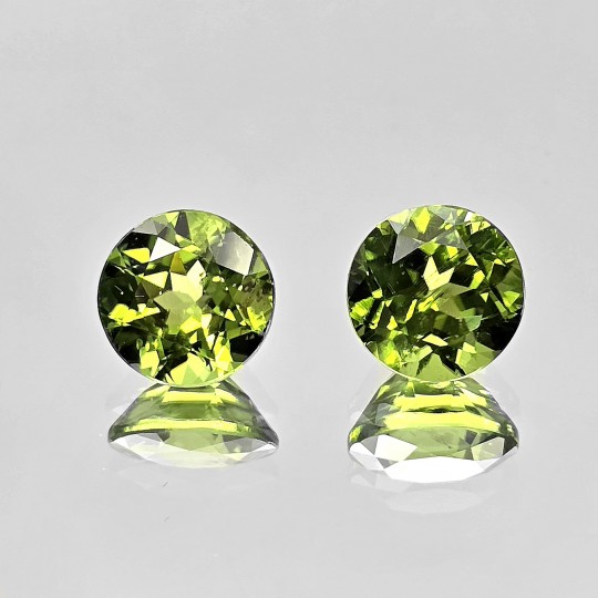 Pair Round peridot stones 15.26 ct.