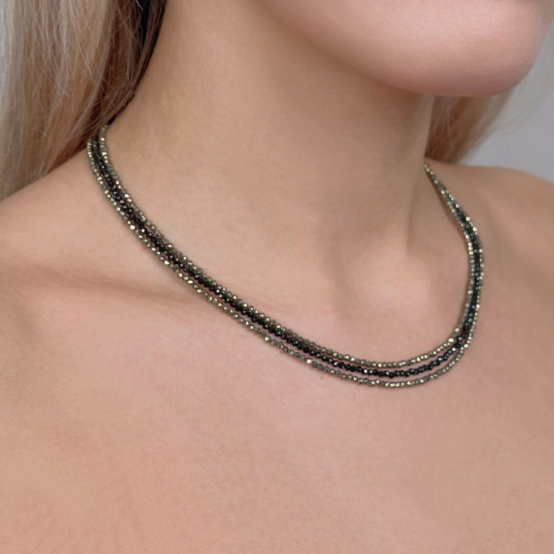 Collana a 3 Fili Paralleli con Spinello e Pirite