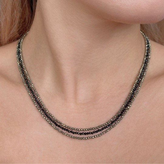 Collana a 3 Fili Paralleli con Spinello e Pirite