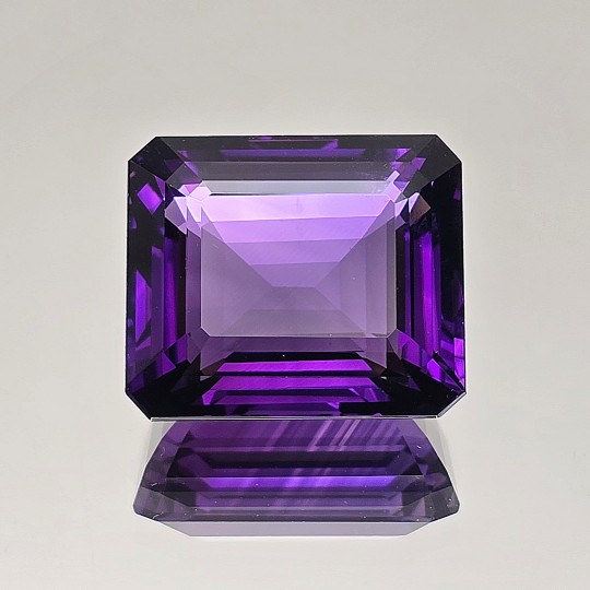 Pietra di Ametista Ottagonale 42,44 Ct.