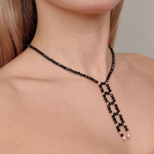 Collana con Spinello Nero e Perle Bianche