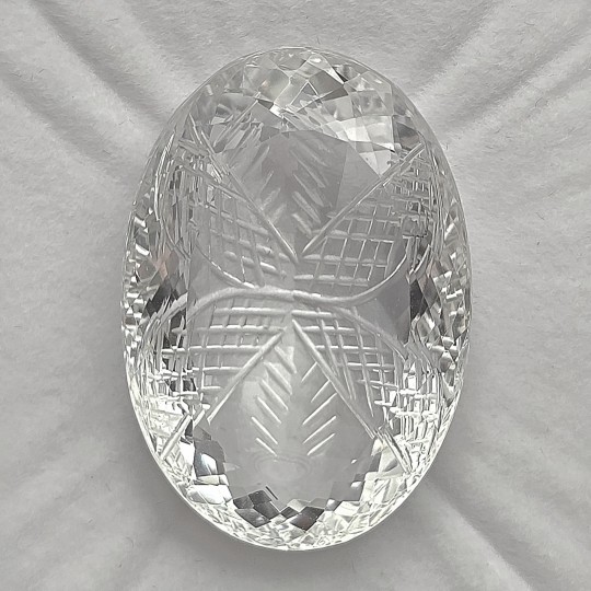 Pietra di Quarzo Ialino con Incisioni 78,39 Ct.
