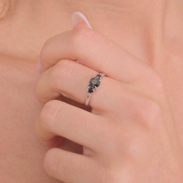 Anello Trilogy con Diamanti Neri