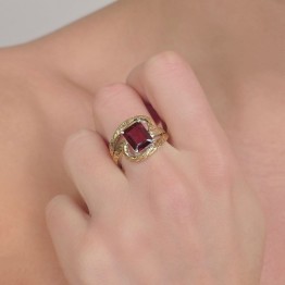 Anello con Granato Ottagonale 3,30 Ct.