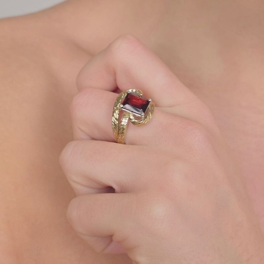 Anello con Granato Ottagonale 3,30 Ct.