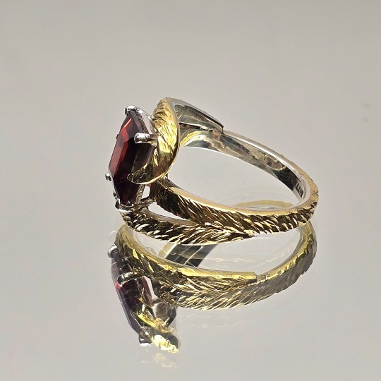 Anello con Granato Ottagonale 3,30 Ct.