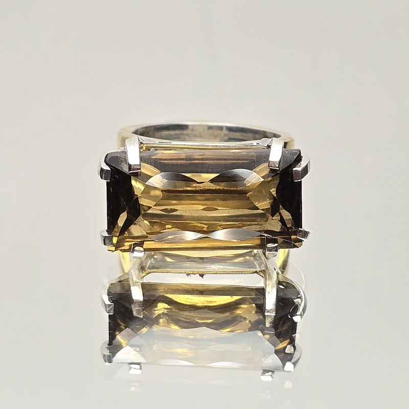 Anello con Quarzo Brandy Rettangolare 18,68 Ct.
