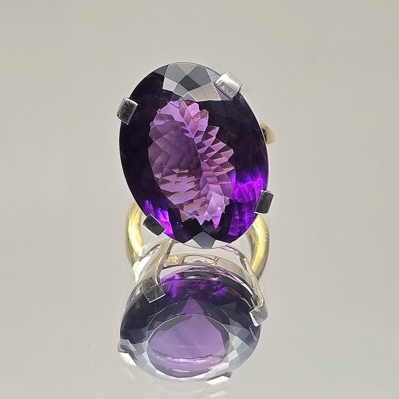Anello in Bronzo con Ametista Ovale 33,50 Ct.