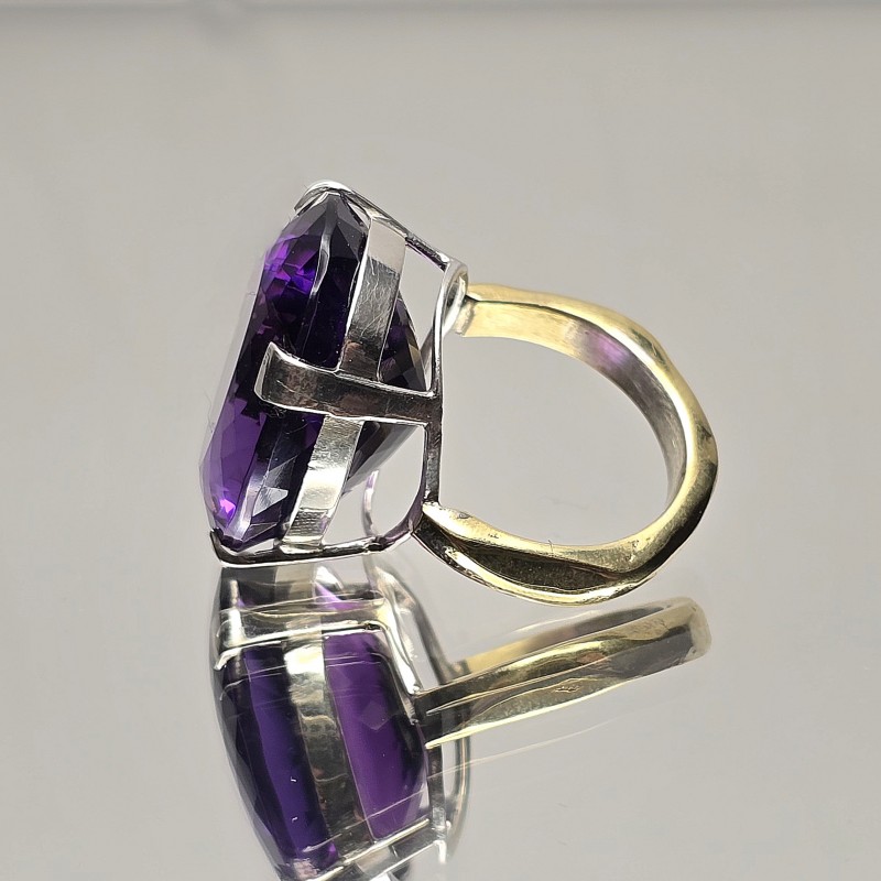 Anello in Bronzo con Ametista Ovale 33,50 Ct.