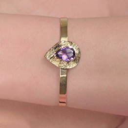 Bracciale in Bronzo Rigido con Ametista a Goccia 2,67 Ct.