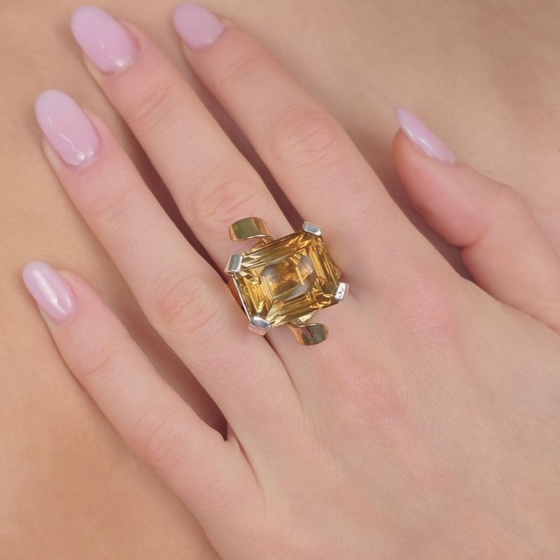 Spiral ring with opononal brandy quartz 24.92 ct.