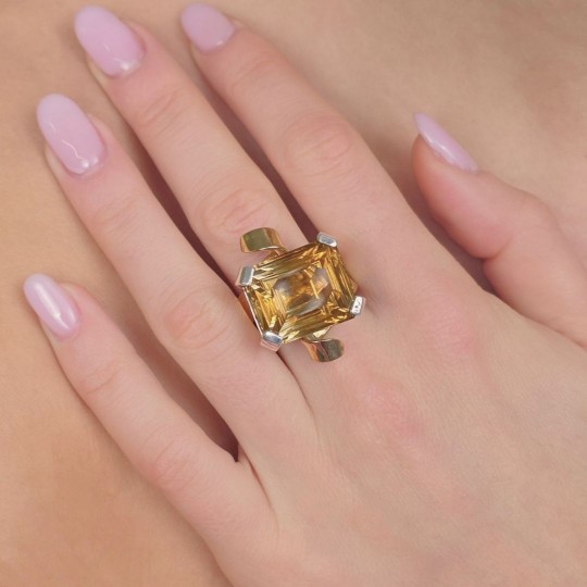 Spiral ring with opononal brandy quartz 24.92 ct.