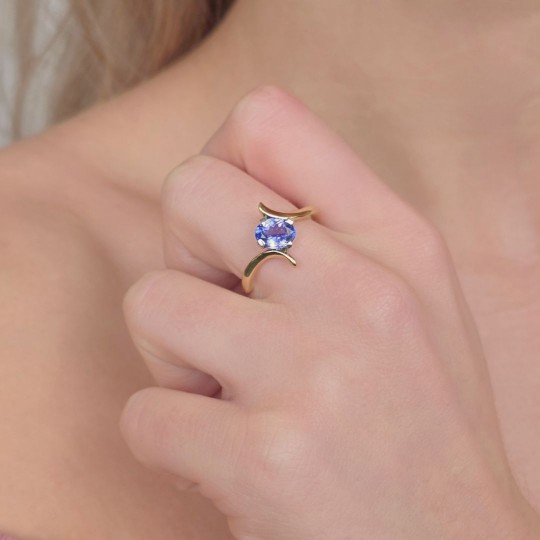 Bronze ring and 925 ‰ silver with 1.42 ct oval tanzanite.
