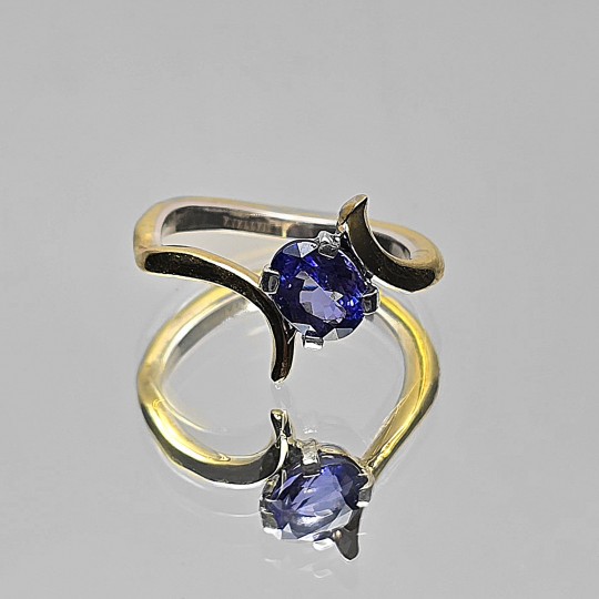 Bronze ring and 925 ‰ silver with 1.42 ct oval tanzanite.