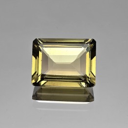 Pietra di Apatite Verde Oliva Ottagonale 12,32 Ct.