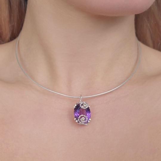Semi-rigid collier with oval amethyst 17.03 ct.