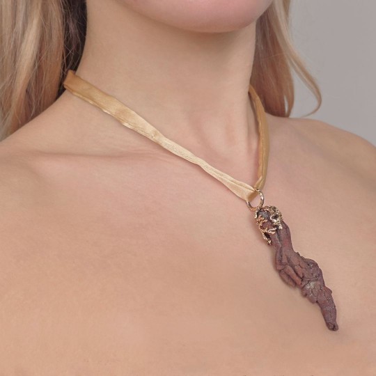 Pendente con Coprolite e Fettuccina in Tessuto Beige