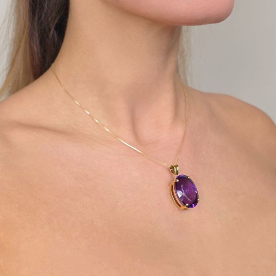 Pendente con Ametista Ovale 48,74 Ct.