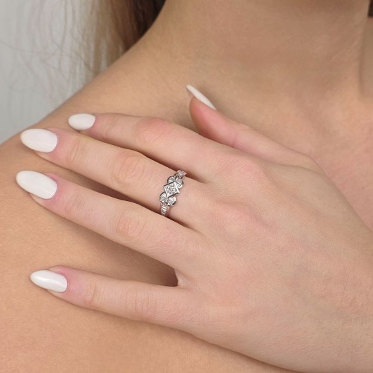 White gold ring with diamonds 0.71 ct.