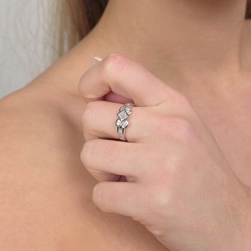 White gold ring with diamonds 0.71 ct.