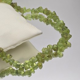 Wire of Peridoto in Chips Grezze