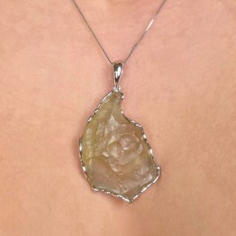 Pendente con Vetro del Deserto Libico Grezzo ø 44,6x27,8 mm