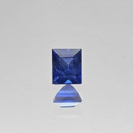 Gemstone of rectangular blue sapphire 1.37 ct.