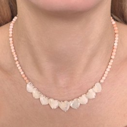Collana con Corallo Rosa e Madreperla Incisa