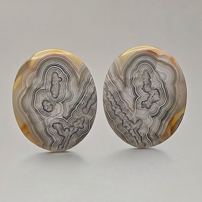 Pair Agate stones oval cabochon 42.39 ct.
