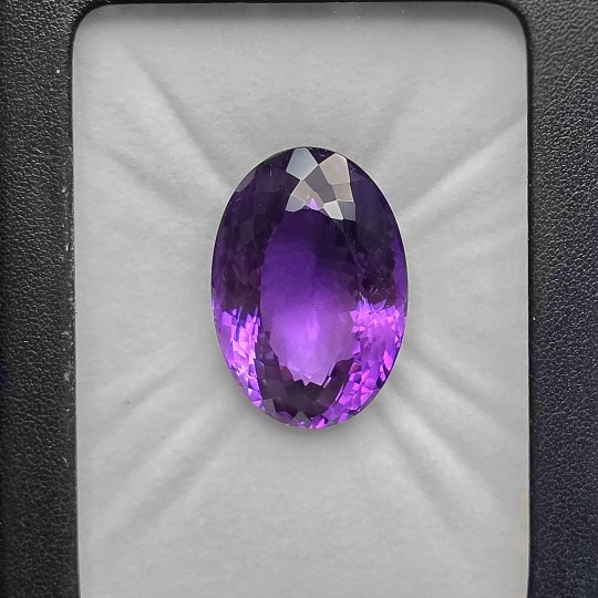 Pietra di Ametista Ovale 52,59 Ct.
