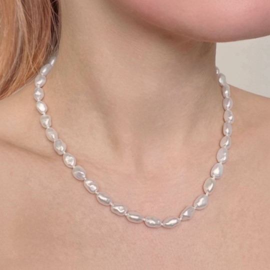 Collana di Perle Keshi con Chiusura in Oro