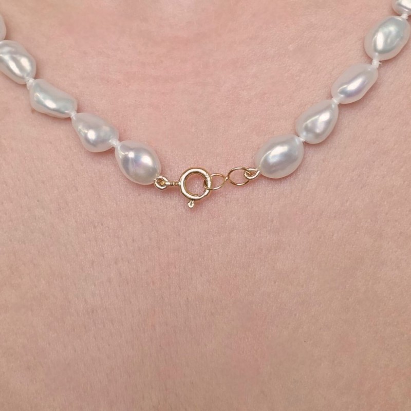 Collana di Perle Keshi con Chiusura in Oro