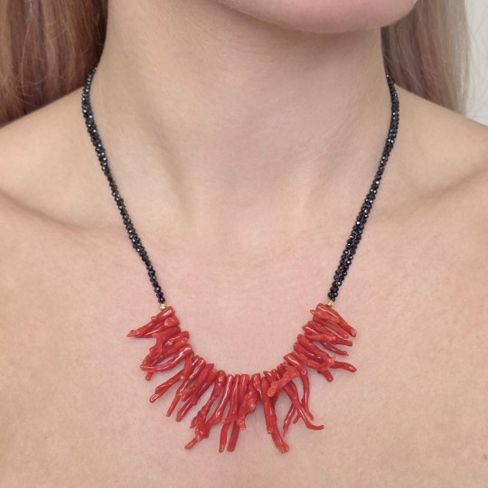 Collana con Spinello e Corallo a Rametti