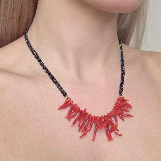 Collana con Spinello e Corallo a Rametti
