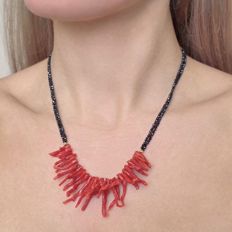 Collana con Spinello e Corallo a Rametti