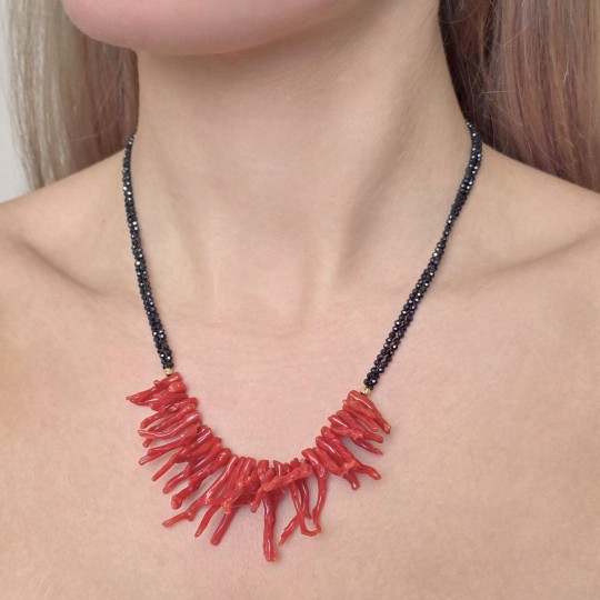 Collana con Spinello e Corallo a Rametti