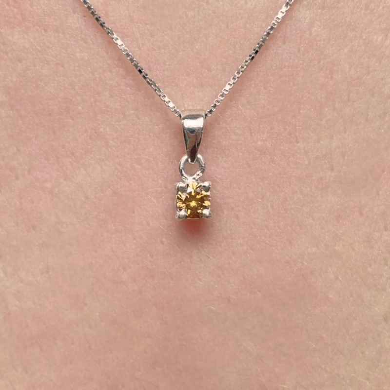 Pendente con Diamante Fancy e Catenina