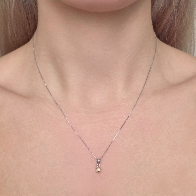 Pendente con Diamante Fancy e Catenina