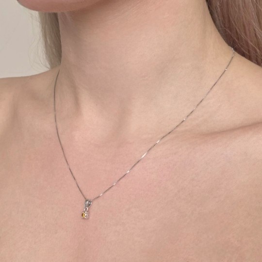 Pendente con Diamante Fancy e Catenina