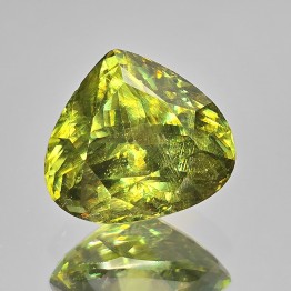 Pietra di Sfene Verde a Goccia Bombata 7,37 Ct.